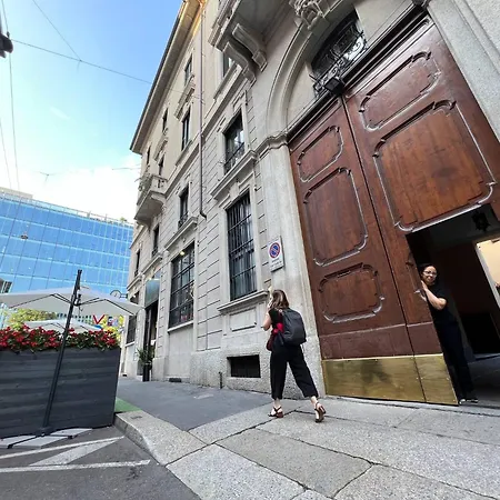 Daire Chic Green Penthouse - Domotic Comfort In Milans Trendy Nightlife District *
