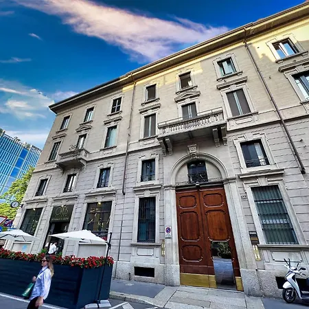 Chic Green Penthouse - Domotic Comfort In Milans Trendy Nightlife District Daire *