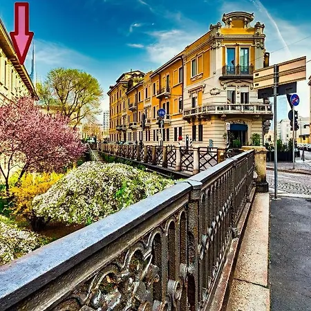 Chic Green Penthouse - Domotic Comfort In Milans Trendy Nightlife District Daire Milano