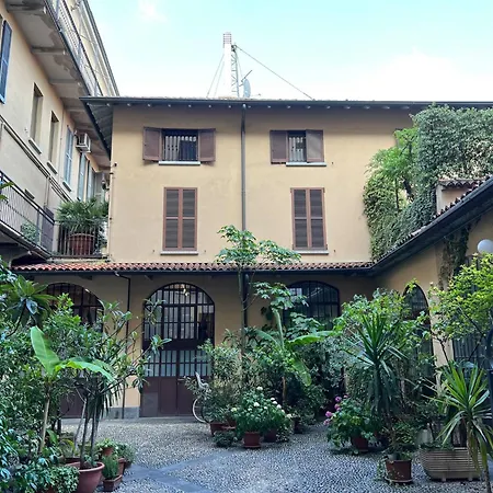Chic Green Penthouse - Domotic Comfort In Milans Trendy Nightlife District Milano